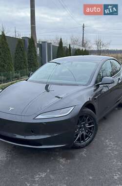 Tesla Model 3  2025