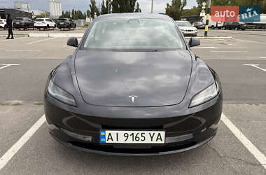 Tesla Model 3  2024