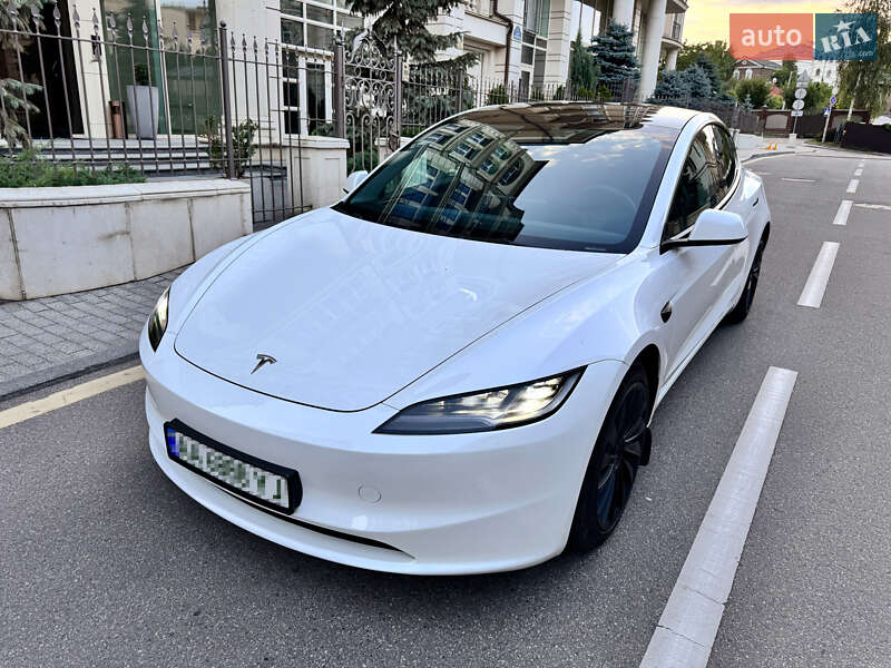 Седан Tesla Model 3 2023 в Києві