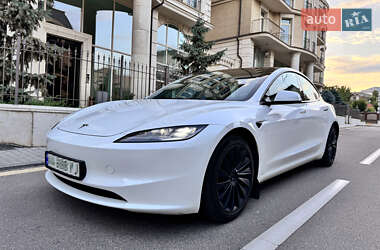 Седан Tesla Model 3 2023 в Києві