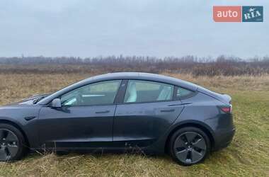 Tesla Model 3  2021