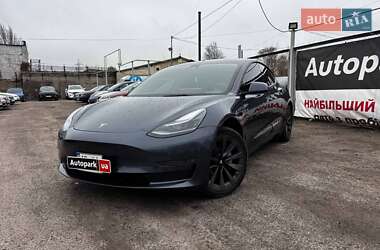 Tesla Model 3  2022