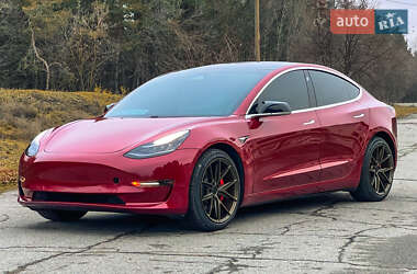 Tesla Model 3  2019