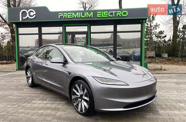 Tesla Model 3  2024