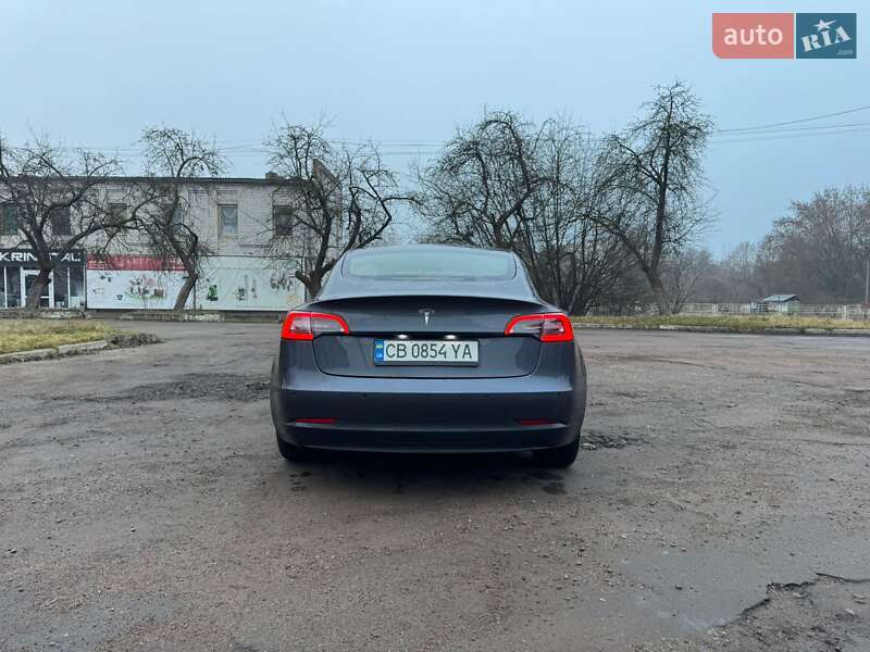 Седан Tesla Model 3 2023 в Чернигове