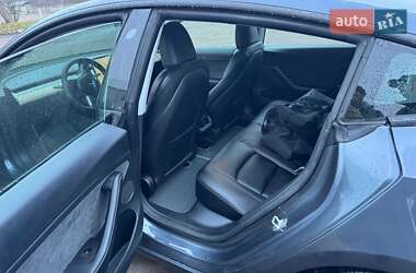 Седан Tesla Model 3 2023 в Чернигове