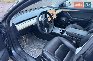 Седан Tesla Model 3 2023 в Чернигове