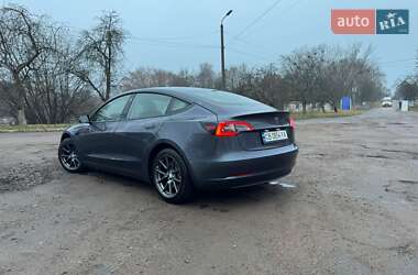 Седан Tesla Model 3 2023 в Чернигове