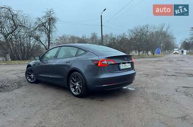 Седан Tesla Model 3 2023 в Чернигове