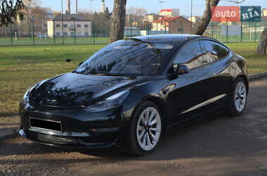 Tesla Model 3  2021