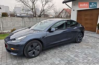 Tesla Model 3  2023