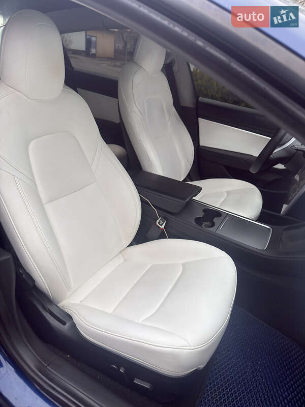 Седан Tesla Model 3 2021 в Одессе