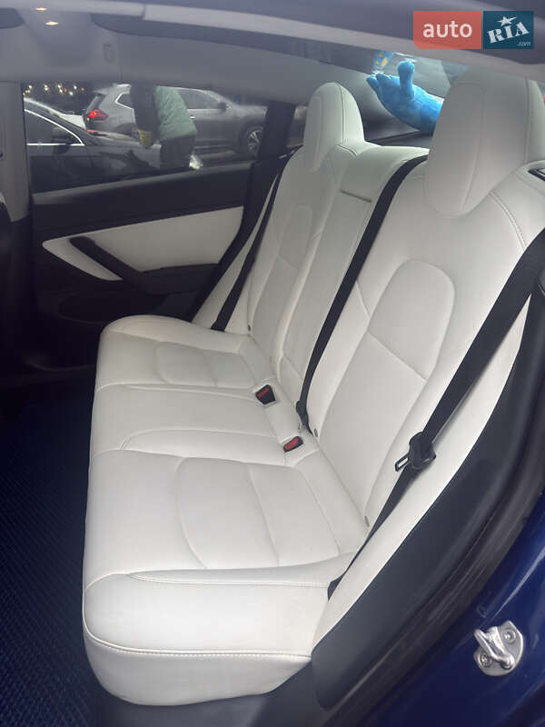 Седан Tesla Model 3 2021 в Одессе