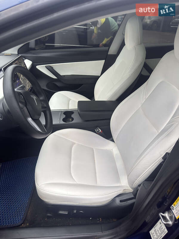 Седан Tesla Model 3 2021 в Одессе