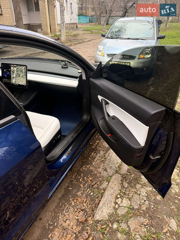 Седан Tesla Model 3 2021 в Одессе