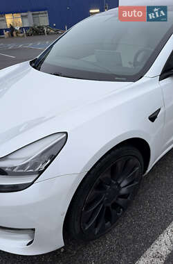 Седан Tesla Model 3 2020 в Львові