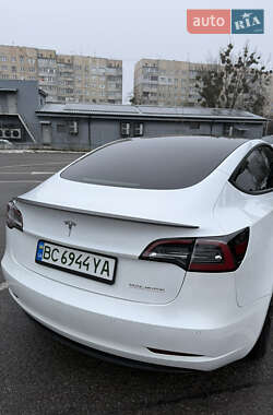Седан Tesla Model 3 2020 в Львові