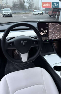 Седан Tesla Model 3 2020 в Львові