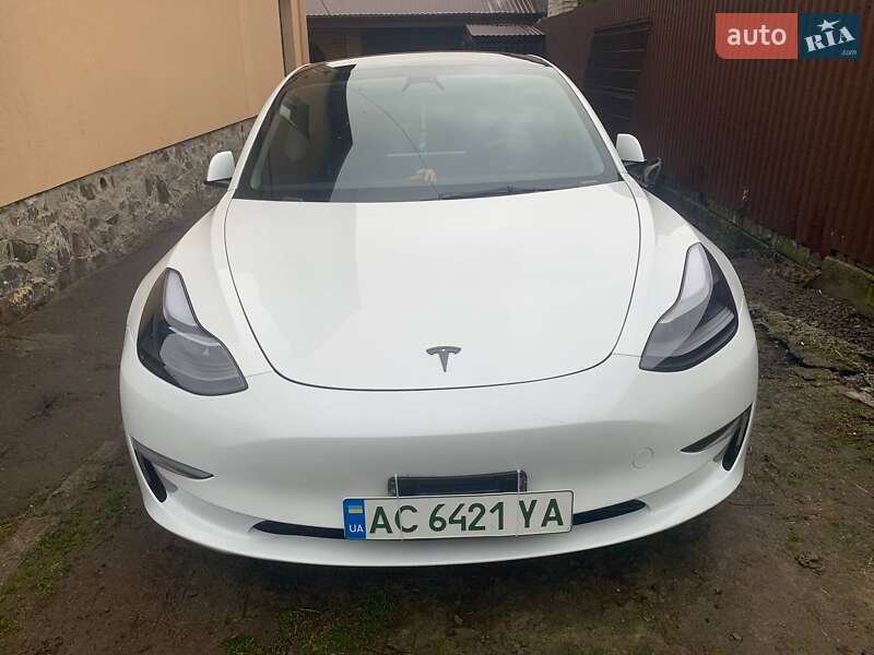 Седан Tesla Model 3 2023 в Луцьку
