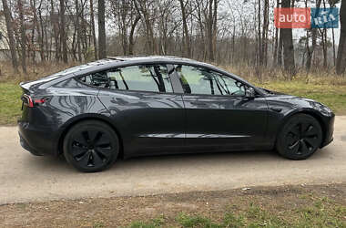 Tesla Model 3 2024