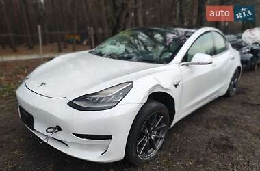 Tesla Model 3  2020