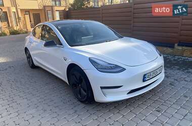Tesla Model 3  2019
