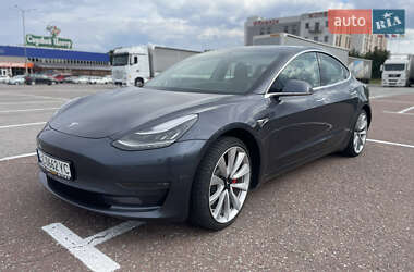 Tesla Model 3  2019