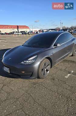 Tesla Model 3  2020