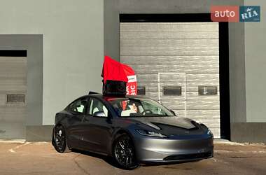 Tesla Model 3 2025