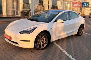 Tesla Model 3  2020
