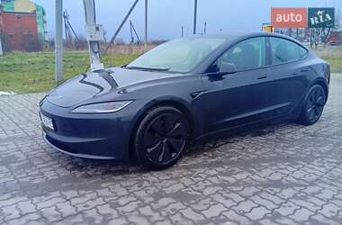 Tesla Model 3 2024