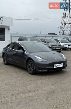 Tesla Model 3  2019