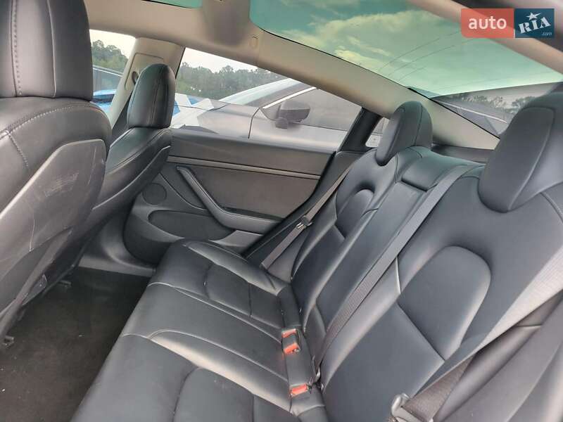 Седан Tesla Model 3 2022 в Києві