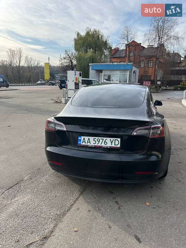 Седан Tesla Model 3 2022 в Києві