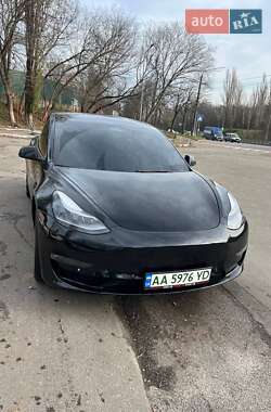Tesla Model 3  2022