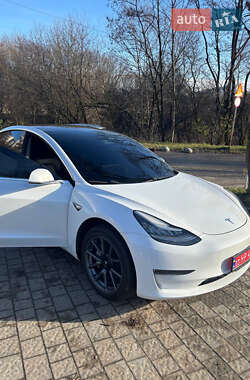 Tesla Model 3  2020