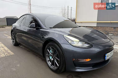 Tesla Model 3  2022