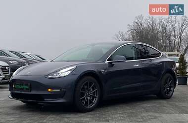 Tesla Model 3  2019