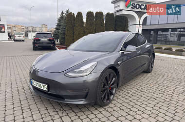 Tesla Model 3 2020