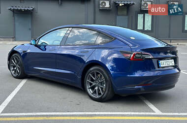 Tesla Model 3  2022
