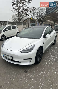 Tesla Model 3  2021