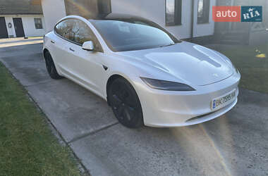 Tesla Model 3 2024
