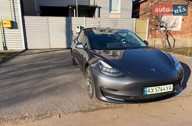 Tesla Model 3  2020