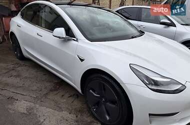 Tesla Model 3  2020