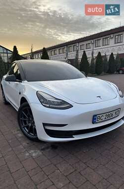 Tesla Model 3  2020