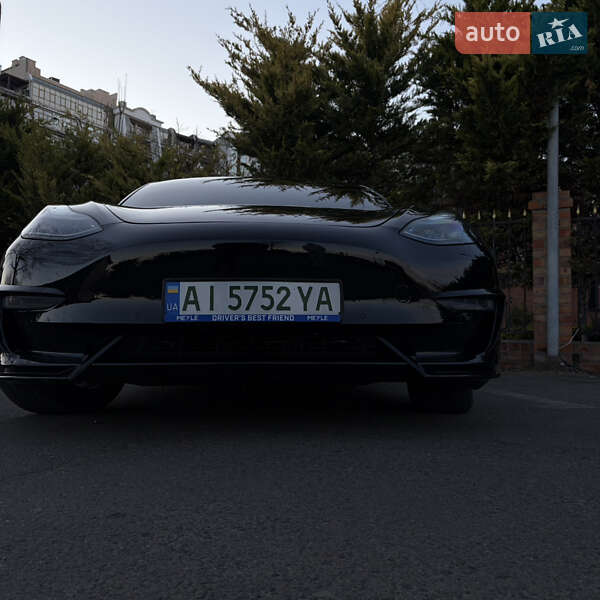 Седан Tesla Model 3 2022 в Киеве