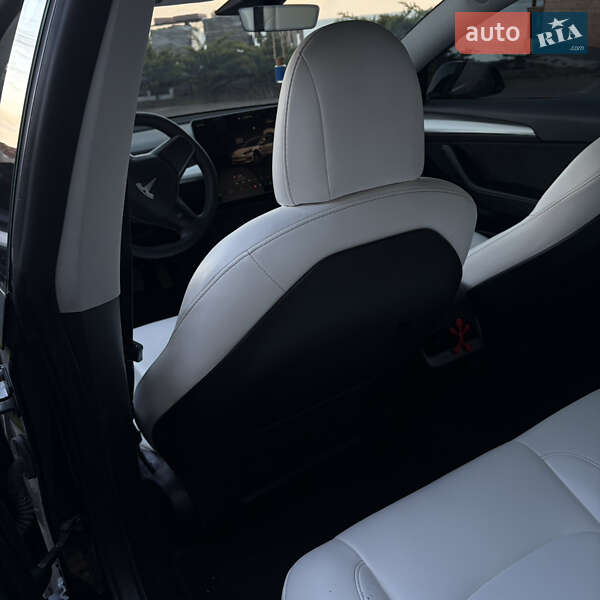 Седан Tesla Model 3 2022 в Киеве