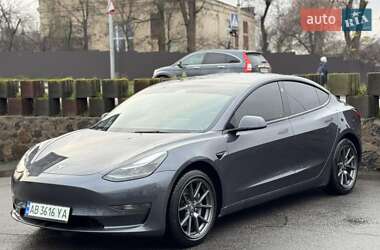 Седан Tesla Model 3 2022 в Виннице