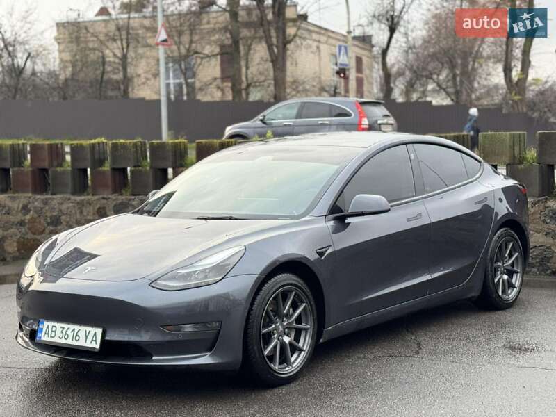 Седан Tesla Model 3 2022 в Виннице