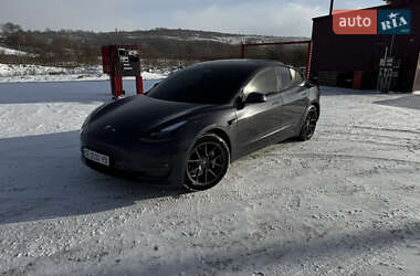 Tesla Model 3  2022